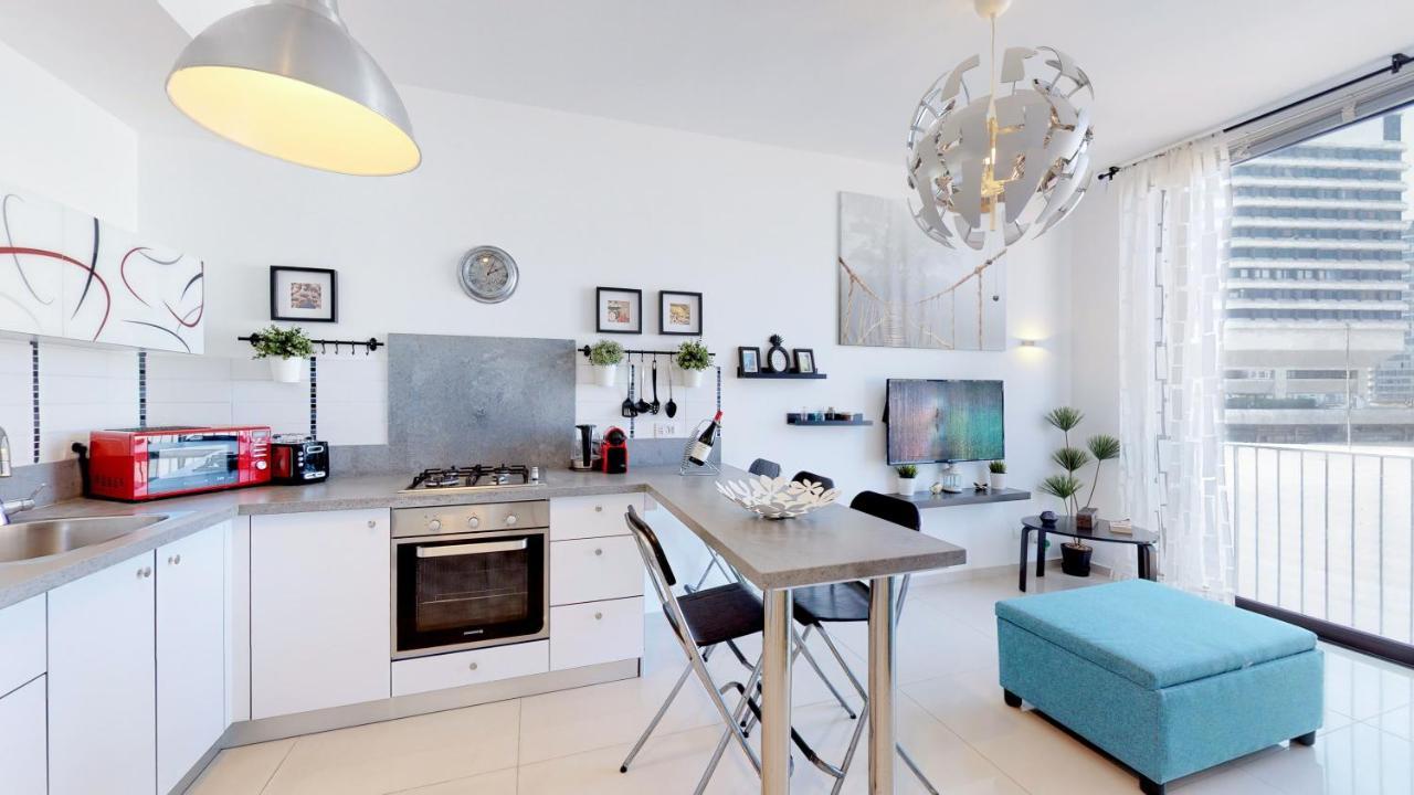 Stylish 1Br Flat For 4 Ppl In Allenby By Holyguest Tel Aviv Buitenkant foto